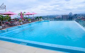 Lucy'S Beautiful Condo At Skynest Residences